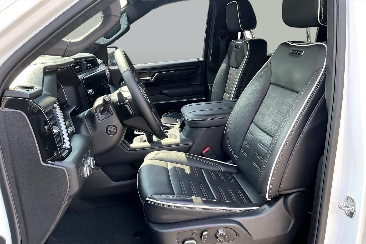 Used 2025 GMC Sierra 1500 AT4X AWD/4WD image 7