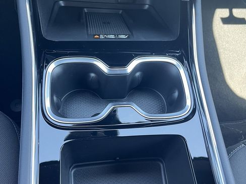 New 2027 Chevrolet Traverse LT w/ Sun and Wheel Package FWD image 15