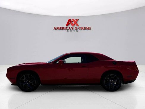 Used 2019 Dodge Challenger SXT w/ Plus Package image 2