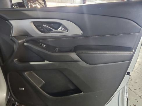 Used 2019 Chevrolet Traverse LT w/ LT Premium Package AWD/4WD image 24