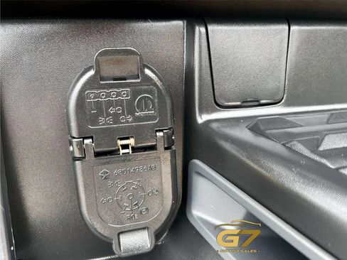 Used 2024 RAM 1500 Laramie RWD image 28