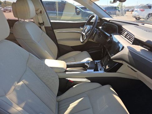 Used 2024 Audi Q8 e-tron Prestige AWD/4WD image 3