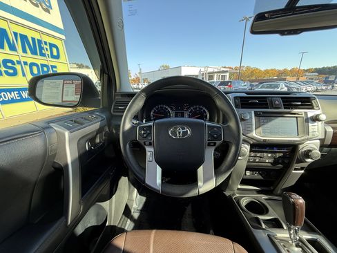 Used 2017 Toyota 4Runner Limited image 32