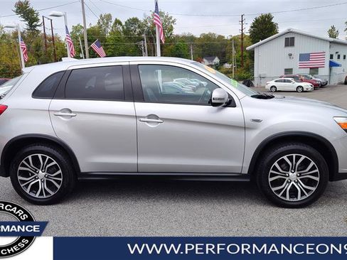Used 2018 Mitsubishi Outlander Sport SE image 2