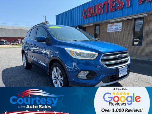 Used 2017 Ford Escape SE w/ Equipment Group 201A FWD image 1