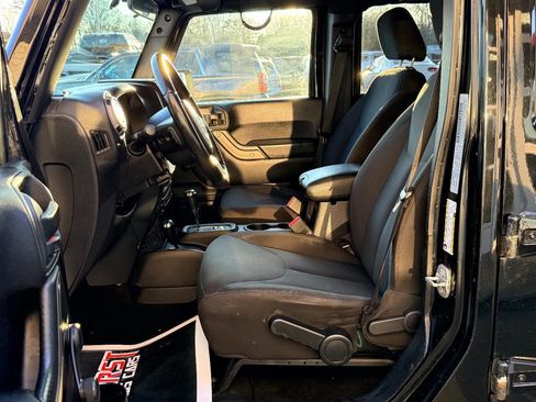 Used 2016 Jeep Wrangler Unlimited Sport w/ Connectivity Group image 17