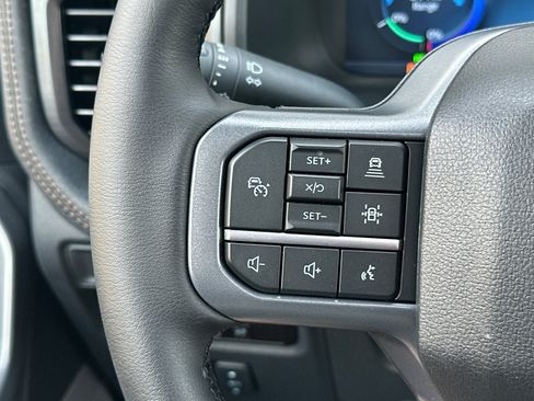Used 2025 Ford F150 Lightning Lariat AWD/4WD image 28