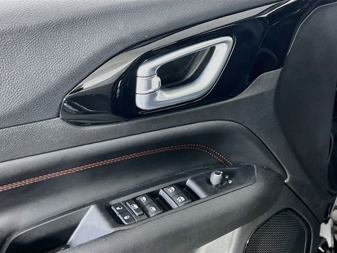 Used 2022 Jeep Compass Trailhawk w/ Trailhawk Convenience Group AWD/4WD image 17