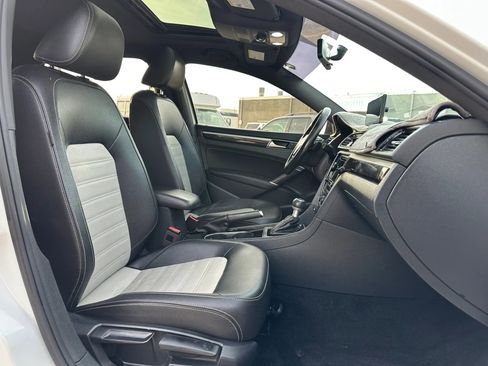 Used 2018 Volkswagen Passat GT image 18