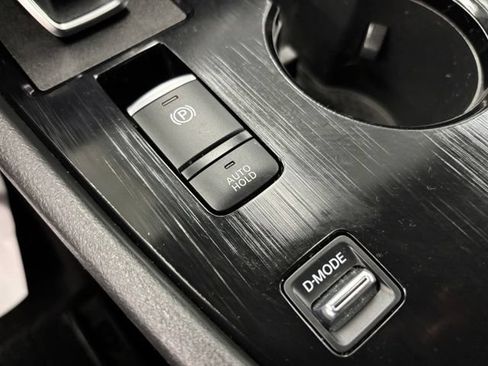 Used 2024 Nissan Rogue S FWD image 32