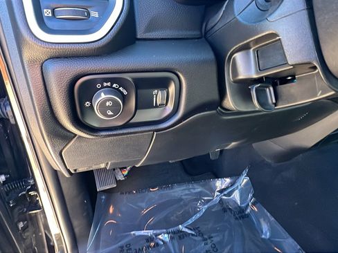 Used 2024 RAM 2500 Big Horn w/ Bed Utility Group image 26