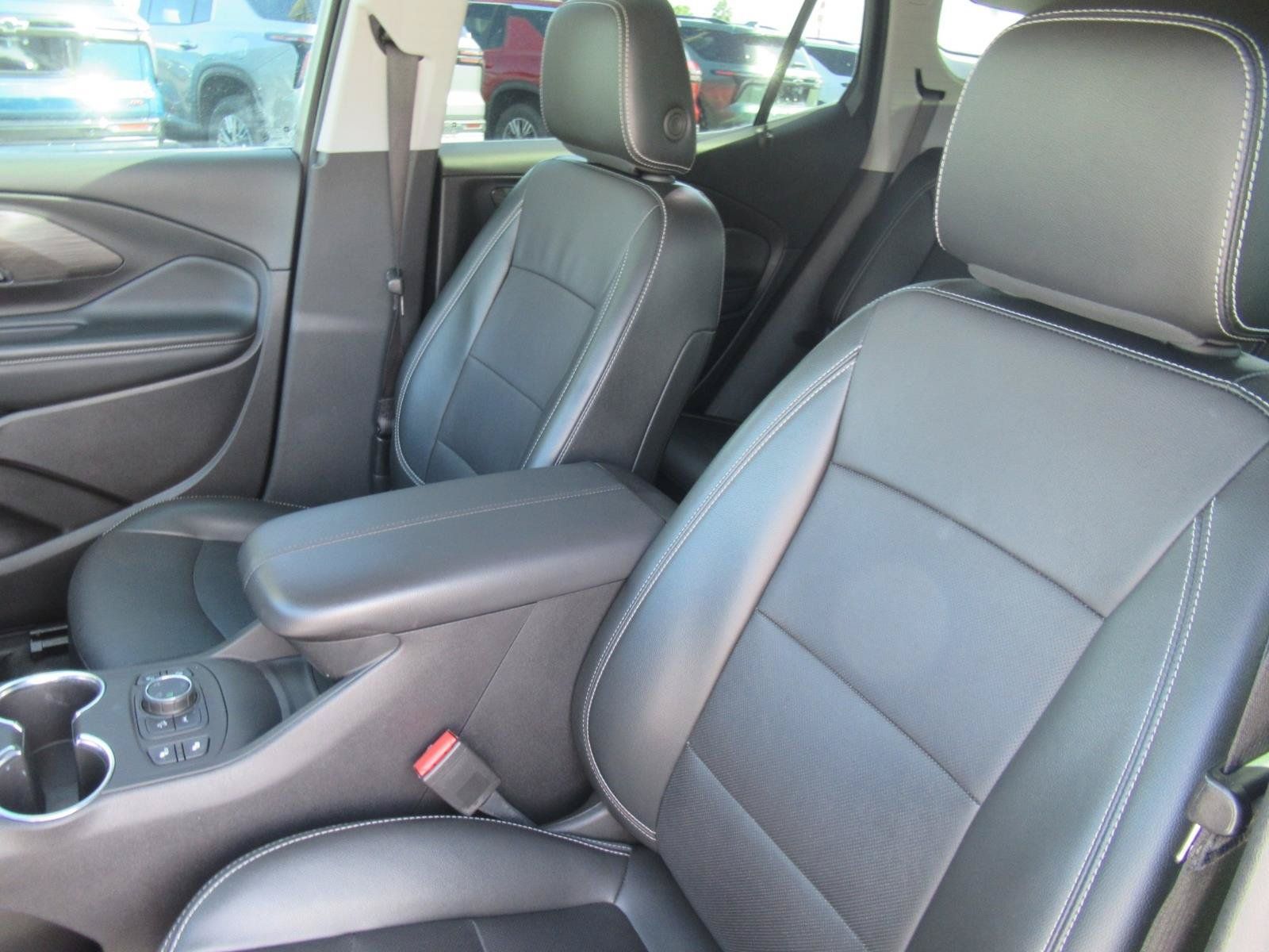 Used 2024 GMC Terrain SLT AWD/4WD image 20