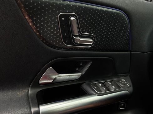 Used 2025 Mercedes-Benz GLA 250 image 21