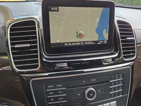 Used 2017 Mercedes-Benz GLS 450 4MATIC image 21