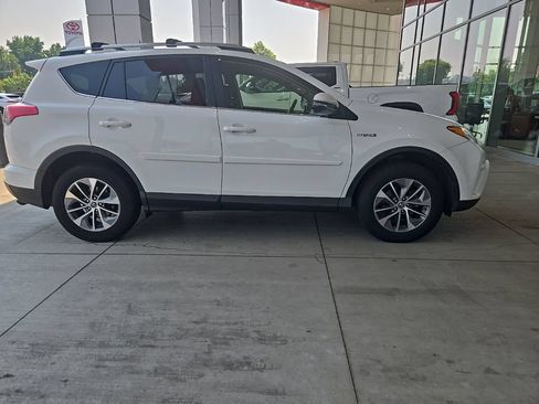 Certified 2017 Toyota RAV4 XLE w/ Convenience Package AWD/4WD image 4