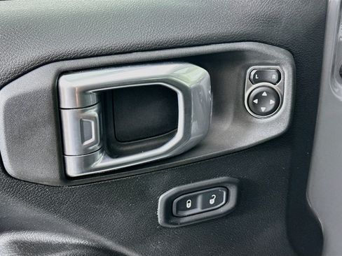 Used 2023 Jeep Wrangler Unlimited w/ Cold Weather Group AWD/4WD image 15