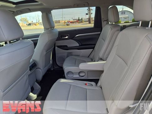 Used 2019 Toyota Highlander Limited image 24