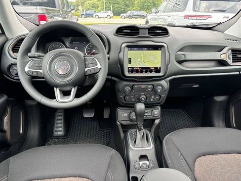 Used 2023 Jeep Renegade Latitude w/ Sun/Sound Group AWD/4WD image 12