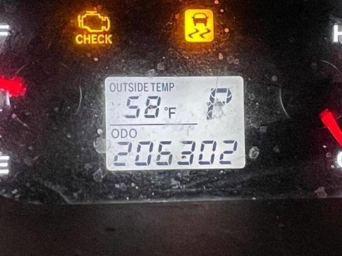 Used 2010 Toyota Matrix image 38