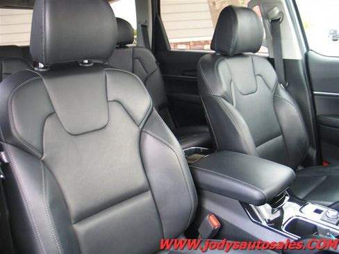 Used 2025 Kia Telluride S AWD/4WD image 30