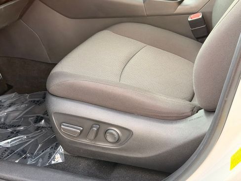 Certified 2022 Toyota RAV4 XLE FWD image 23