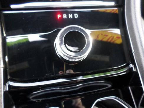 Used 2023 Jeep Grand Cherokee L Laredo image 25