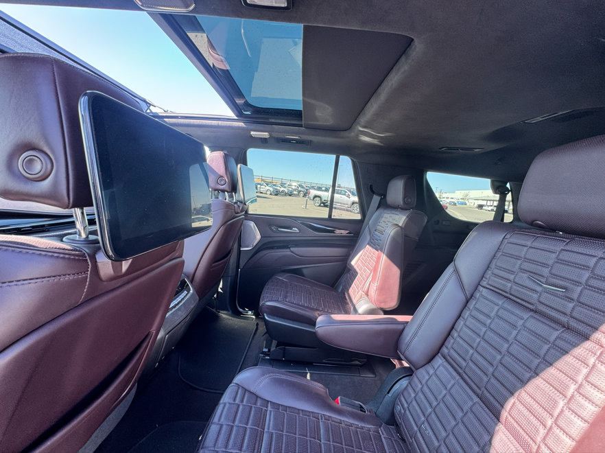 Used 2023 Cadillac Escalade Premium Luxury Platinum AWD/4WD image 3
