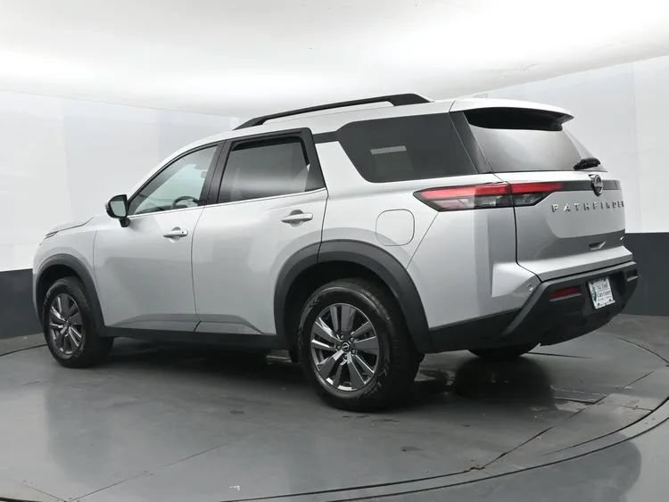 Used 2025 Nissan Pathfinder SV AWD/4WD image 9
