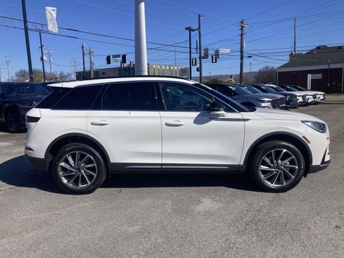 New 2026 Lincoln Corsair Premiere image 2