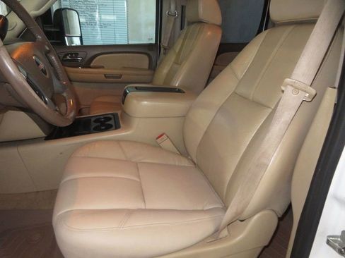 Used 2008 GMC Sierra 2500 SLT w/ EZ-Lift Tailgate Package RWD image 23