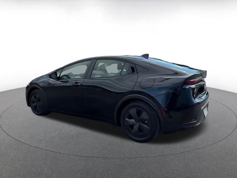 Used 2025 Toyota Prius LE image 10