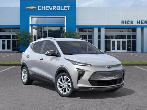 New 2023 Chevrolet Bolt EUV LT w/ Comfort Package FWD image 9