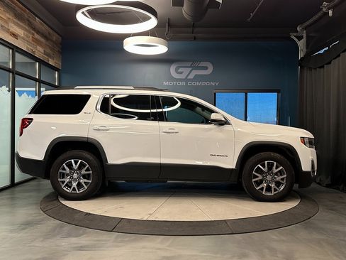 Used 2023 GMC Acadia SLT image 2