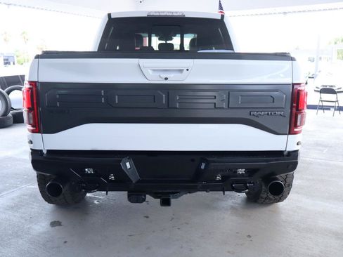 Used 2018 Ford F150 Raptor w/ Equipment Group 802A Luxury AWD/4WD image 8