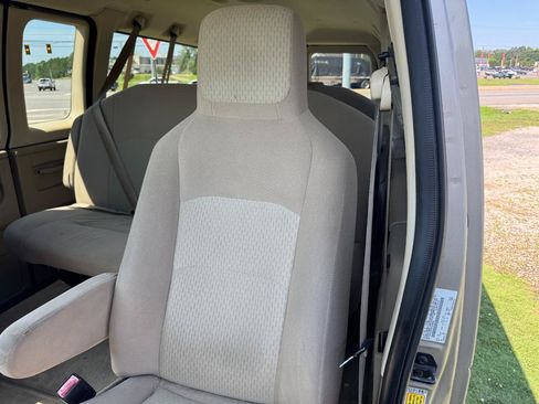 Used 2012 Ford E-350 and Econoline 350 XLT RWD image 28