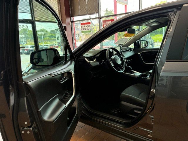 Used 2025 Toyota RAV4 LE FWD image 17