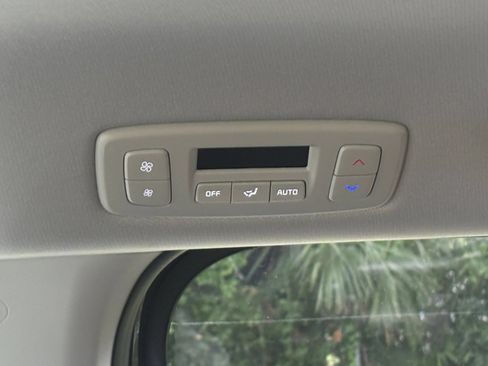 Used 2026 Kia Carnival FWD image 24