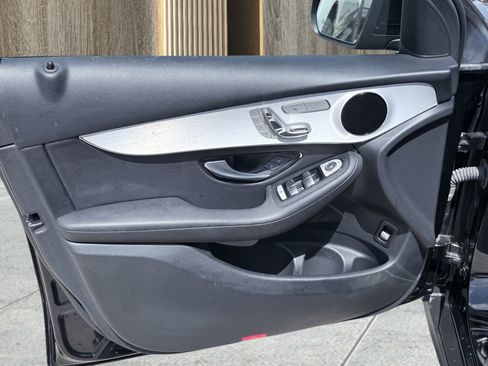 Used 2022 Mercedes-Benz GLC 300 w/ Premium Package Lite image 23