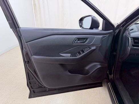 Used 2024 Nissan Rogue S FWD image 17