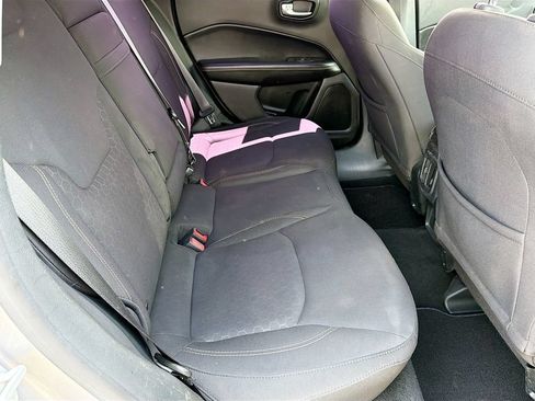 Used 2018 Jeep Compass Sport FWD image 17