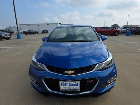 Used 2017 Chevrolet Cruze LT w/ Convenience Package image 2