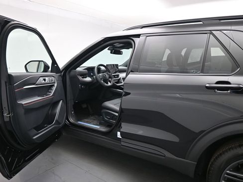 New 2026 Ford Explorer ST-Line RWD image 8