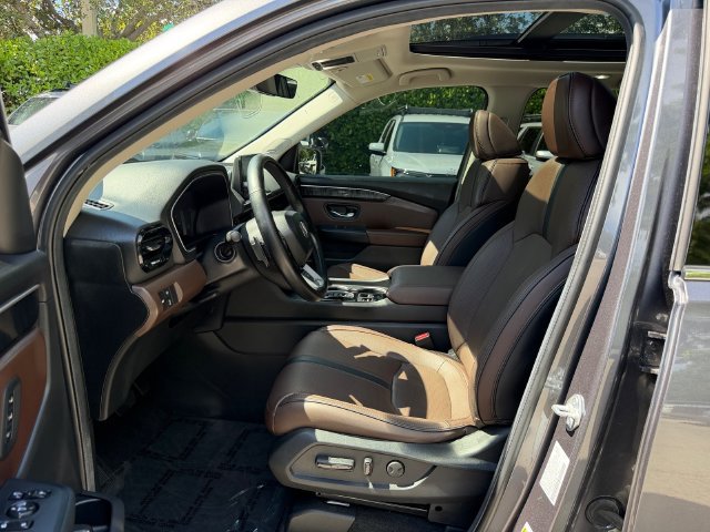 Used 2024 Honda Pilot Elite image 12