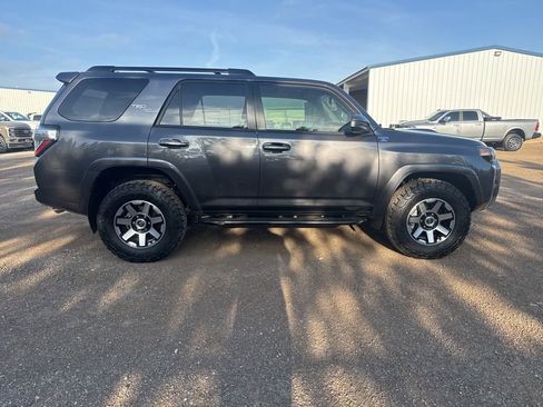 Used 2020 Toyota 4Runner TRD Off-Road image 7