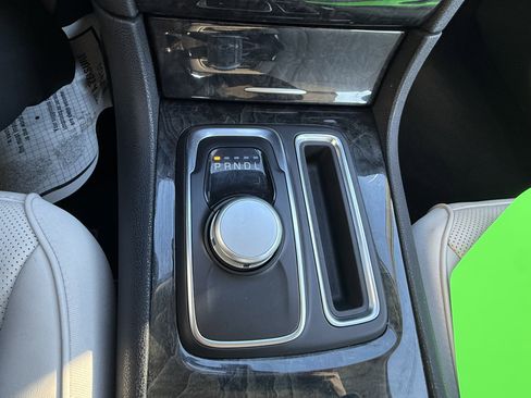 Used 2022 Chrysler 300 Touring L w/ Comfort Group image 13