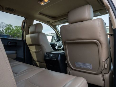 Used 2014 Toyota Sequoia SR5 RWD image 22