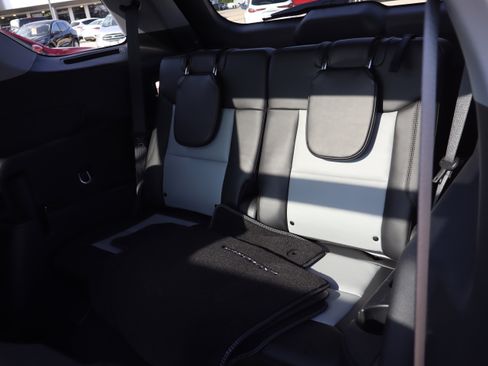 Used 2023 Ford Explorer XLT w/ Equipment Group 202A image 12