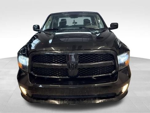 Used 2018 RAM 1500 Express w/ Black Ram 1500 Express Group AWD/4WD image 2