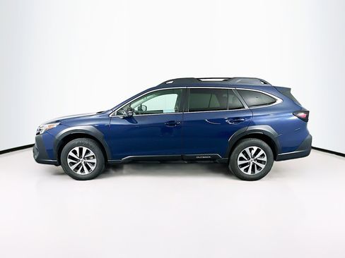 Used 2025 Subaru Outback Premium image 4
