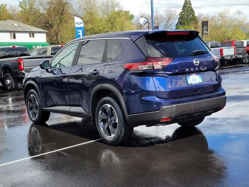 Used 2025 Nissan Rogue SV FWD image 7
